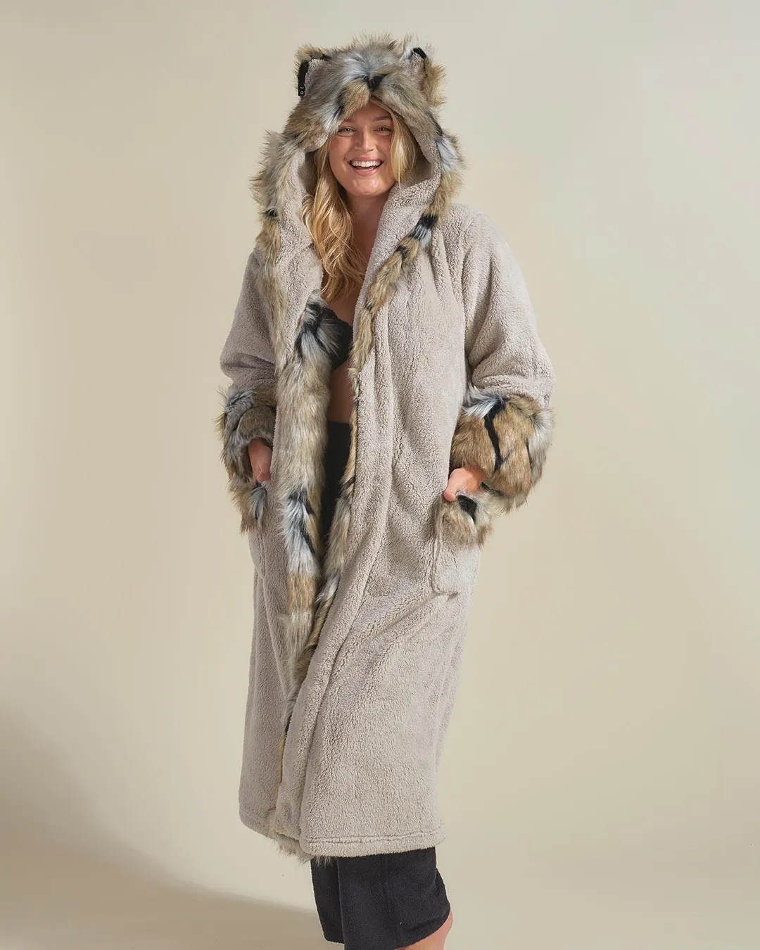 Classic Women's Luxury Robe | Wolverine