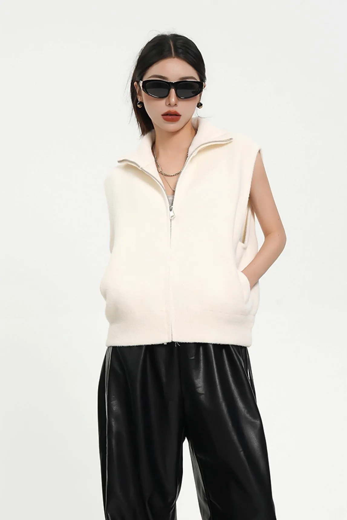 Cozy Sherpa Half-Zip Vest - Sleeveless Fleece Pullover Gilet