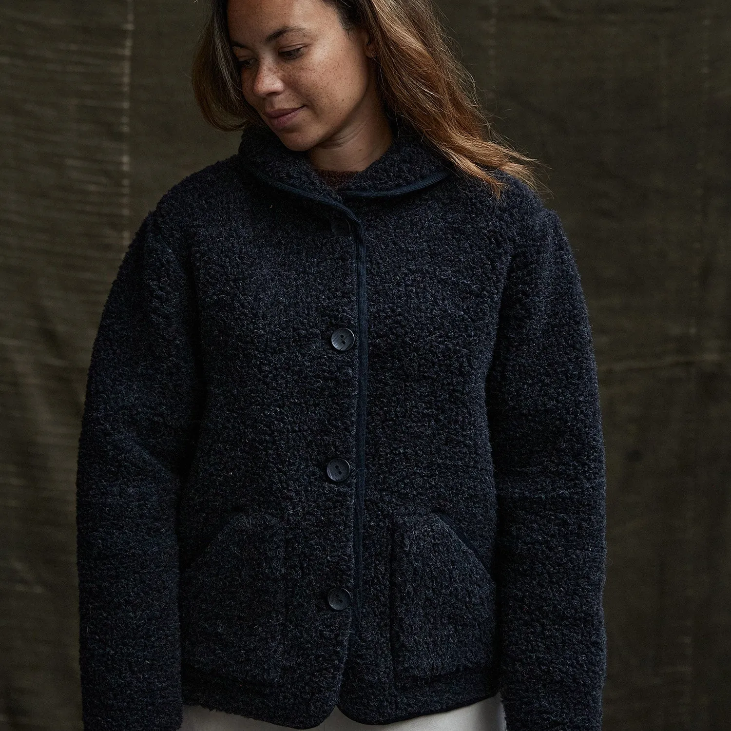 Oryx Womens Jacket - Wool Teddy Fleece - Coal